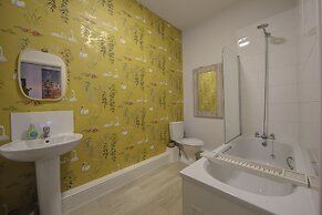 Old Town Grade II Listed 2 Bed