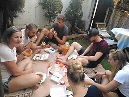 Orlando West Guest House - Hostel