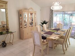 Mimosa Cottage