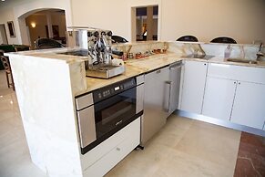 Ocean Mansion on the Beach, Private Pool, Hot Tub