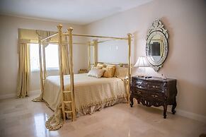 Ocean Mansion on the Beach, Private Pool, Hot Tub