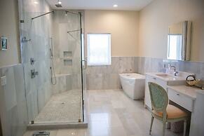 Ocean Mansion on the Beach, Private Pool, Hot Tub