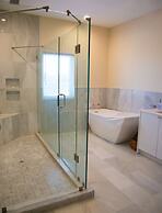 Ocean Mansion on the Beach, Private Pool, Hot Tub