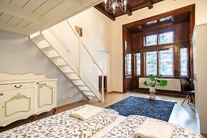 Lovely Apartment on Mala Strana just 10 mins walk to scenic places