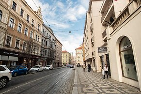 Lovely Apartment on Mala Strana just 10 mins walk to scenic places