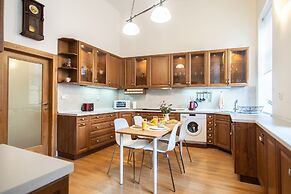 Lovely Apartment on Mala Strana just 10 mins walk to scenic places