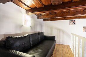 Lovely Apartment on Mala Strana just 10 mins walk to scenic places