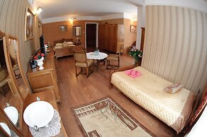 Hotel & Spa Antyczny Dwór