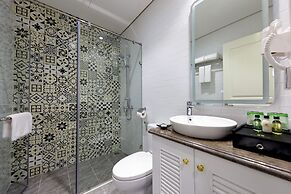 Minasi HanoiOi Lakeside Hotel