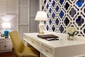 Minasi HanoiOi Lakeside Hotel