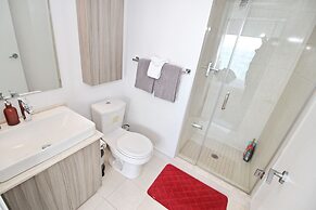 Luxury 2 BDR condos in Downtown Toronto