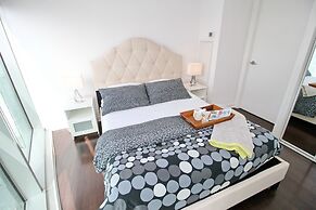 Luxury 2 BDR condos in Downtown Toronto