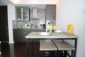 Luxury 2 BDR condos in Downtown Toronto