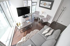 Luxury 2 BDR condos in Downtown Toronto