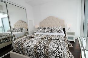 Luxury 2 BDR condos in Downtown Toronto