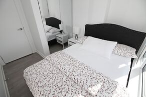 Luxury condos in Entertainment District