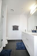 Luxury condos in Entertainment District