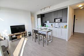 Luxury condos in Entertainment District