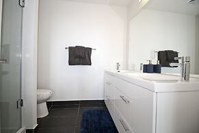 Luxury condos in Entertainment District