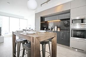 Luxury 1 BDR Condos - Convention Centre