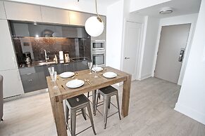 Luxury 1 BDR Condos - Convention Centre