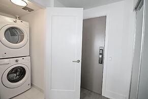 Luxury 1 BDR Condos - Convention Centre