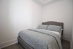 Luxury 1 BDR Condos - Convention Centre