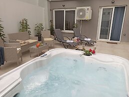 Supreme Luxury Suites by Athens Stay