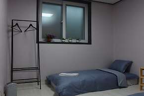 We Home Guesthouse - Hostel