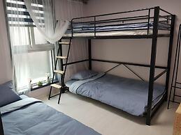 We Home Guesthouse - Hostel