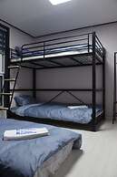 We Home Guesthouse - Hostel