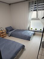 We Home Guesthouse - Hostel