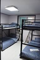 We Home Guesthouse - Hostel