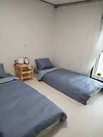 We Home Guesthouse - Hostel