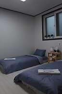 We Home Guesthouse - Hostel