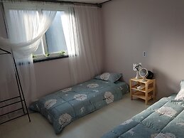 We Home Guesthouse - Hostel