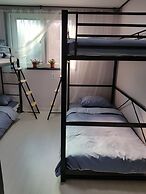 We Home Guesthouse - Hostel