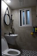 We Home Guesthouse - Hostel