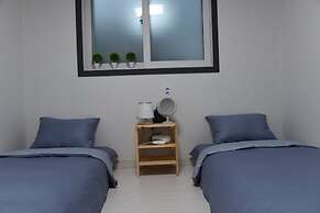 We Home Guesthouse - Hostel