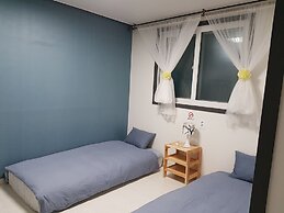 We Home Guesthouse - Hostel