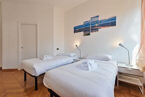 Vanchiglietta Colourful Apartment