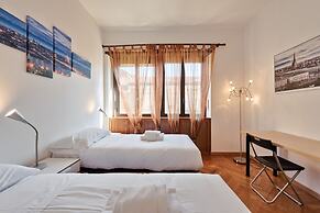 Vanchiglietta Colourful Apartment