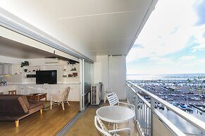 Spacious One Bedroom Harbor View Condos at Ilikai Marina With Private 