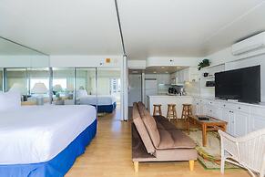 Spacious One Bedroom Harbor View Condos at Ilikai Marina With Private 