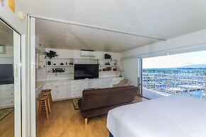 Spacious One Bedroom Harbor View Condos at Ilikai Marina With Private 