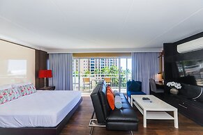 Spacious One Bedroom Harbor View Condos at Ilikai Marina With Private 