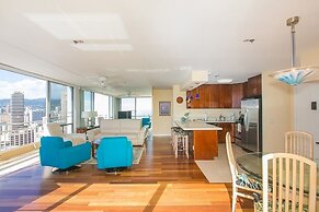 Spacious One Bedroom Harbor View Condos at Ilikai Marina With Private 