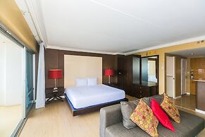 Spacious One Bedroom Harbor View Condos at Ilikai Marina With Private 