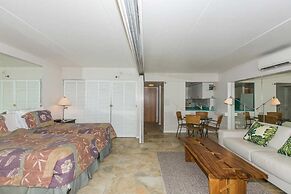 Spacious One Bedroom Harbor View Condos at Ilikai Marina With Private 