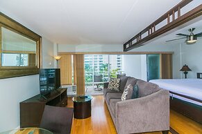 Spacious One Bedroom Harbor View Condos at Ilikai Marina With Private 